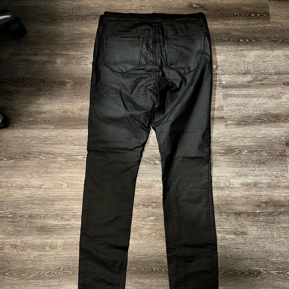 Dex faux leather leggings.